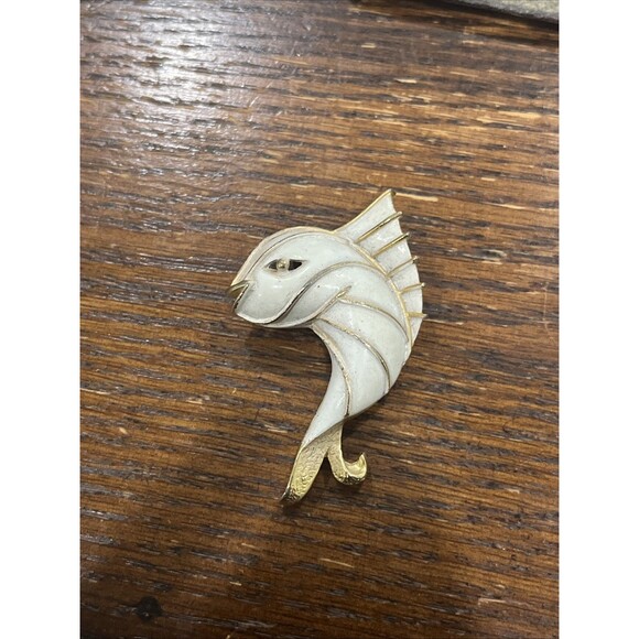 Vintage JJ JONETTE JEWELRY Co. Enamel Sea Dolphin Fish Nautical Pin Brooch - Picture 1 of 3